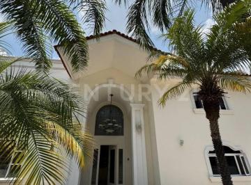 Casa · 954m² · 5 Recámaras · 6 Estacionamientos · Casa en Venta, Club de Golf Santa Anita, Tlajomulco de Zuñiga