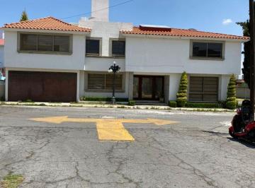 Casa de 3 habitaciones, Metepec · Excelente Residencia en Venta Fraccionamiento San Javier Los Nogales Metepec Estado de México.