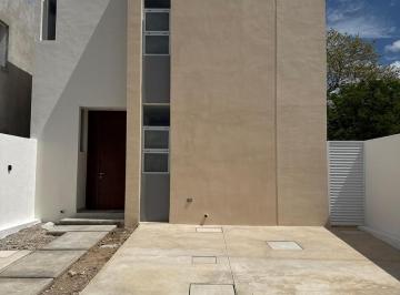 Casa · 188m² · 3 Recámaras · 2 Estacionamientos · Casa en Venta en Real Montejo Merida
