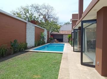 Casa · 482m² · 5 Recámaras · 3 Estacionamientos · En Venta Casa de 5 Recámaras y Alberca en Colonia Ylang Ylang, Boca del Río. Veracruz