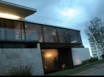 Casa de 3 habitaciones, Zapopan · Casa en Loma Real de 469 m² con 3 Recámaras en Venta en Patria Universidad