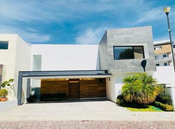 Casa · 334m² · 3 Recámaras · Moderna E Iluminada Casa en Renta en La Rica Juriquilla