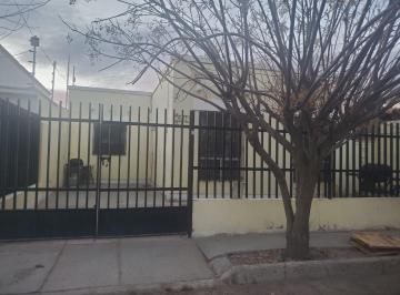 Casa de 3 habitaciones, Juárez · Casa en Renta