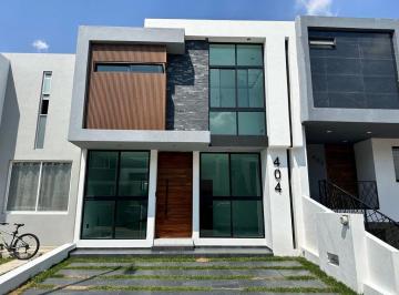 Casa en condominio · 190m² · 3 Recámaras · 2 Estacionamientos · Casa en Casa Fuerte