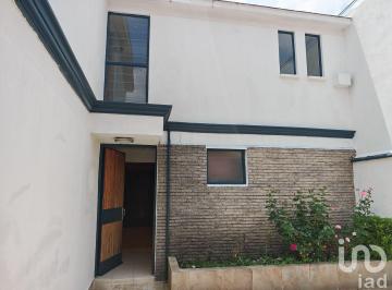 Casa · 154m² · 3 Recámaras · 2 Estacionamientos · Casa en Venta en Hda. de Echegaray | 3 Recámaras, Jardín, Cerca de Plazas y Parques