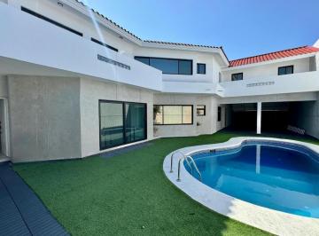 Casa · 776m² · 4 Estacionamientos · En Venta Residencia de Alta Gama con 5 Recámaras en Costa de Oro, Boca del Río Veracruz