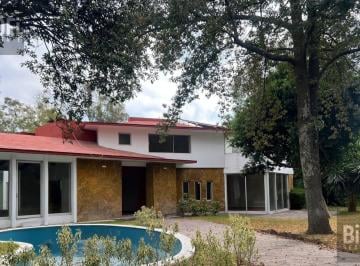 Casa · 1203m² · 3 Recámaras · 5 Estacionamientos · Casa en San Jerónimo Lídice