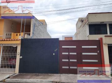 Casa · 117m² · 3 Recámaras · 1 Estacionamiento · Casa en Villa Olimpica, Nadadores #201