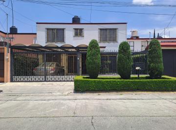 Casa de 4 habitaciones, Naucalpan de Juárez · Preciosa Casa en Excelente Estado. Amplia y Muy Segura.