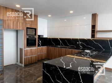 Casa · 327m² · Penthouse en Renta en Torre Rio con Celdas