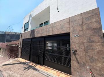 Casa de 4 habitaciones, Monterrey · Casa en San Jeronimo de 4 Niveles Remodelada
