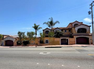 Casa · 450m² · 4 Recámaras · 5 Estacionamientos · Residencia en Renta Amueblada en Colonia Santa Lucia Rosarito Bc - (4)