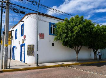 Fachada esquina · ¡Inversionistas! Inmueble 4 en 1: Casa, Departamento y 2 Locales Comerciales.