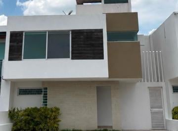 Casa · 196m² · 3 Recámaras · 2 Estacionamientos · Renta Casa en Valle de Juriquilla - (4)