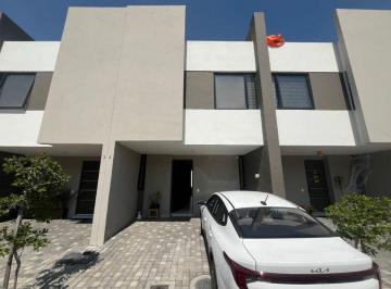 Casa en condominio de 3 habitaciones, Zapopan · Casa de 3 Recamaras con 3 Niveles en Fraccionamiento Accanta, Tesistán