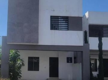 Casa · 3 Recámaras · 2 Estacionamientos · Casa en Palmas Diamante
