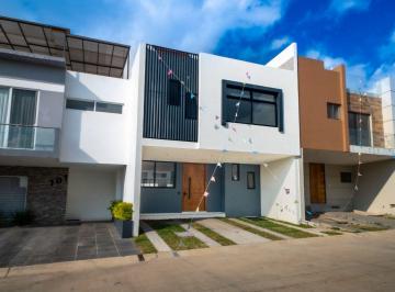 Casa en condominio de 4 habitaciones, Zapopan · Casa de 4 Recamaras Coto Pontevedra Capital Norte