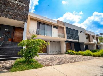 Casa en condominio de 4 habitaciones, Zapopan · Casa de 4 Recamaras en Venta en Valle Imperial Coto Avellano