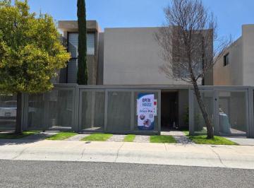 Casa en condominio de 3 habitaciones, Querétaro · Casa en Venta en Metropoli - El Refugio