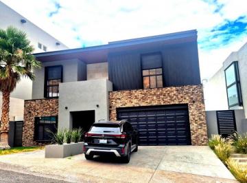 Casa de 4 habitaciones, Chihuahua · Casa en Venta 344 m² en Bosques de San Francisco 4 Recamaras $17.4 Millones