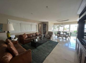 Casa · 687m² · 3 Recámaras · 3 Estacionamientos · Las Villas: Casa en Venta en Bosques de Las Lomas