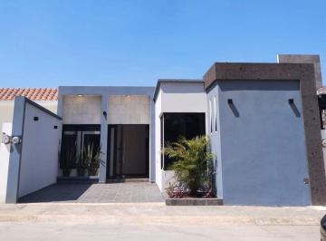 Casa de 3 habitaciones, Coatepec · Venta de Casa de un Nivel con 3 Recamaras en Coatepec, Ver.