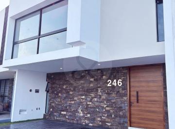 d971607e-3d4c-4c8b-8ed6-5382e52a2e21.jpg · Casa en Renta en La Cantera