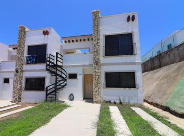 N/A · ✨ ¡Descubre Esta Increíble Casa en Azul Marino con 4 Recámaras y 4 Baños!