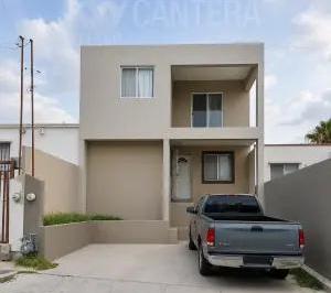 N/A · Amplia Casa en Colonia Arboledas