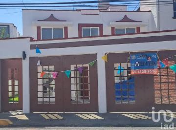 Casa · 170m² · 5 Recámaras · 3 Estacionamientos · Santa Cruz del Monte Naucalpan Casa en Venta