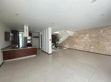Casa de 3 habitaciones, Morelia · | Casa en Renta en Altozano Cerca de La Glorieta del Papa |