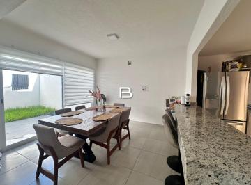 Casa · 123m² · 3 Recámaras · 2 Estacionamientos · Casa en Cancún