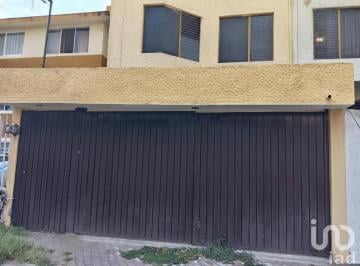 Casa · 187m² · 3 Recámaras · 2 Estacionamientos · Casa en Venta con Excelente Ubicación y Potencial de Uso Comercial, Cerca de Av Zaragoza