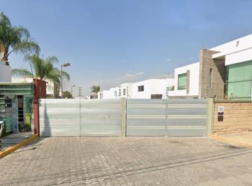 Casa en condominio de 4 habitaciones, San Andrés Cholula · Casa en Venta La Rivera, San Andrés Cholula