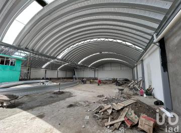 Bodega comercial · 880m² · 4 Estacionamientos · Bodega en Renta en Cuautlancingo