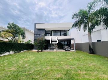 Casa · 550m² · 4 Recámaras · 6 Estacionamientos · Casa en Lagos del Sol