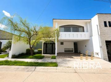 Casa de 3 habitaciones, León · Casa en Venta en Gran Jardín, León Gto.