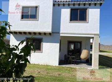 Casa · 264m² · 3 Recámaras · 2 Estacionamientos · Casa, Venta, Llano Grande, Metepec 26 - 2984 Fm