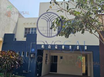Casa · 108m² · 4 Recámaras · 1 Estacionamiento · Casa en Fraccionamiento Villas Náutico