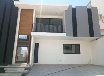 Casa de 3 habitaciones, León · Venta de 2 Casas en Porta Toscana, Zona Dorada, León, Gto.