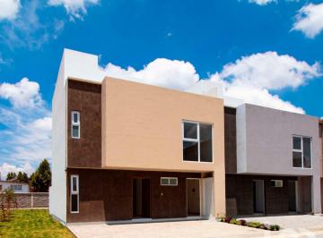 Casa · 200m² · 3 Recámaras · 3 Estacionamientos · Casa en Venta en Fraccionamiento Cygnus Metepec