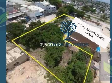Terreno / Lote · 2500m² · Terreno en Venta Sobre Av Importante