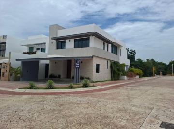 Casa de 4 habitaciones, Benito Juárez · Se Vende Esplendida Residencia en Lagos del Sol 4 Rec 4 Baños Area Tv Cto Servicio Alberca Etc.