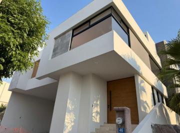 Casa de 3 habitaciones, San Luis Potosí · Hermosa Casa en Venta en Monterra con Roof y Vista a La Ciudad.