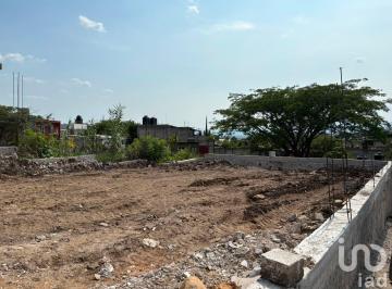 Terreno / Lote · 764m² · Venta Terreno Comercial 764 m², 3 Mayo, Av Zapata, Frente a Gasolinera.
