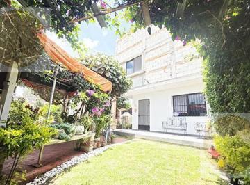 Casa · 553m² · 4 Recámaras · 4 Estacionamientos · Rodeada de Naturaleza