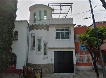 Casa de 3 habitaciones, Azcapotzalco · Casa en Venta en Egipto Claveria