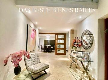 Casa · 588m² · 3 Recámaras · 4 Estacionamientos · Casa en Venta Prado Largo Zona Esmeralda