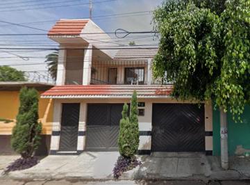 Casa de 3 habitaciones, Azcapotzalco · Casa en Venta en Tezozómoc, Azcapotzalco en Ciudad México