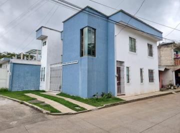 Casa de 3 habitaciones, Coatepec · Casa en Esquina en Campo Viejo | 3 Recámaras,|4 Baños |jardín Cochera | Zona Privada y Segura